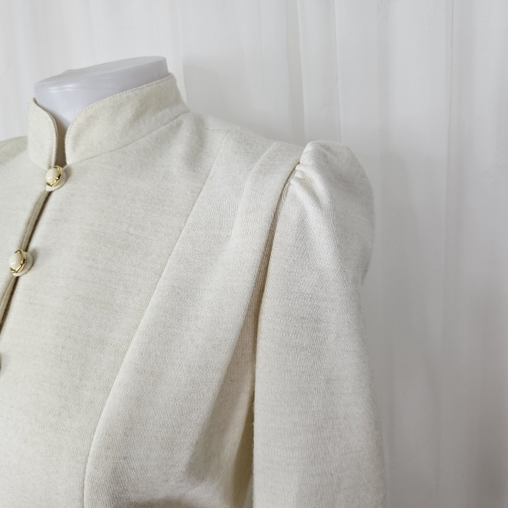 Vintage Elegant Cream Women's Skirt Set — Classic Professional Style - Picture 3 of 12